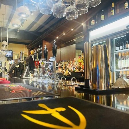 The Bell Hotel Aylesbury Aylesbury  Bagian luar foto